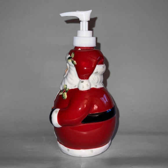 Santa Claus Soap Dispenser - Picture 3 of 7